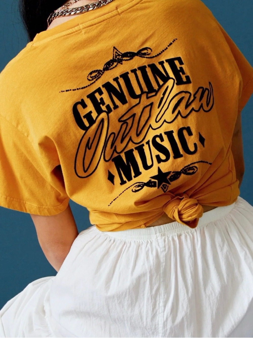 Daydreamer Willie Nelson Tee - Picture 3 of 4